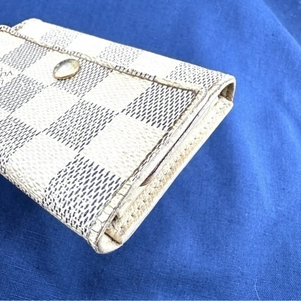 AUTHENTIC Louis Vuitton Damier Azur Multicles Key Holder. Holds 6 keys. - Picture 6 of 10